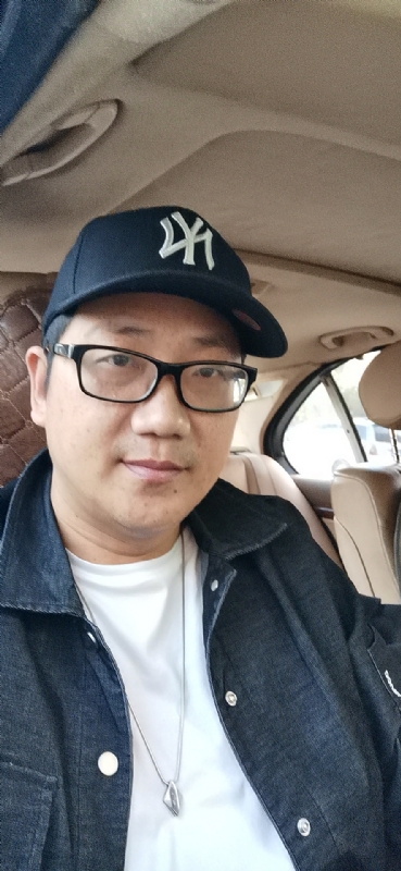 拥抱幸福的第一张照片--沙县婚介网